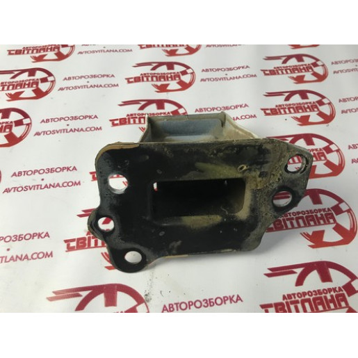 Кронштейн усилителя переднего бампера правый Opel Combo 2001-2011 9165535
